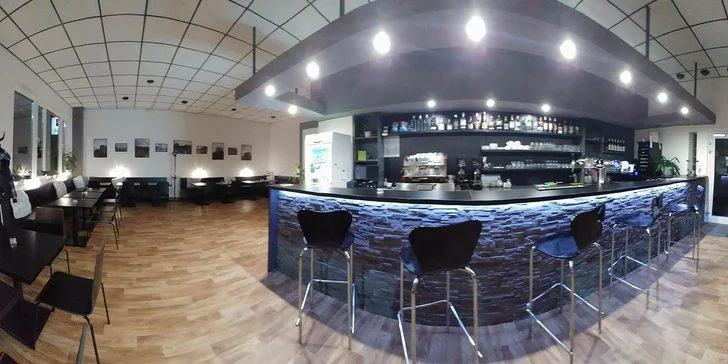 Pizza dle výběru s průměrem 32 cm: šunková, salámová, kuřecí i tvarůžková