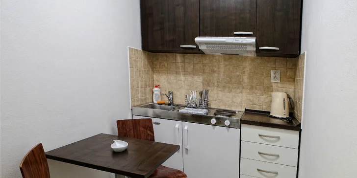 Apartmány na Liptově přímo v areálu Aquaparku Bešeňová, lahev sektu