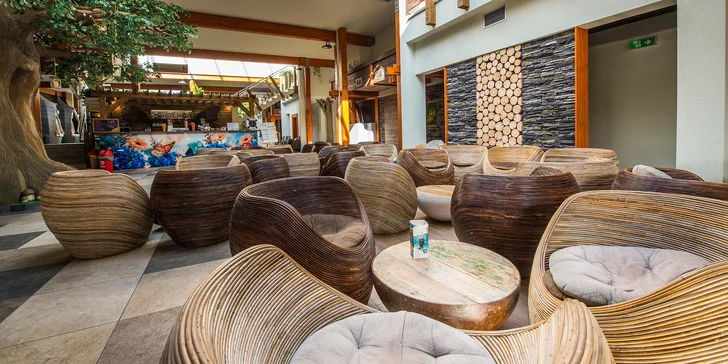 Apartmány na Liptově přímo v areálu Aquaparku Bešeňová, lahev sektu