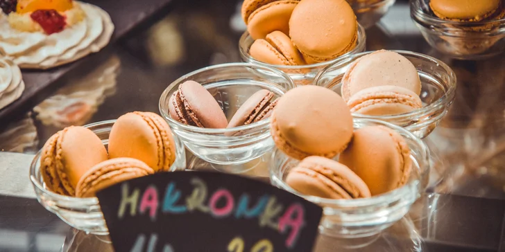 Perfektní kombinace: káva podle výběru a brownie či tartaletka pro 1–4 osoby
