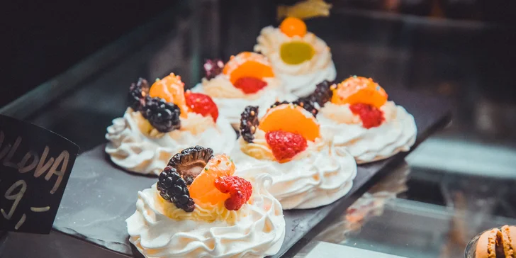 Perfektní kombinace: káva podle výběru a brownie či tartaletka pro 1–4 osoby