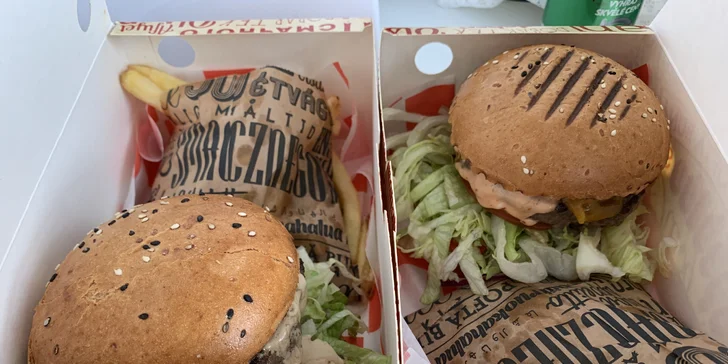 Burger podle výběru z 5 druhů, hranolky a limonáda pro 1 nebo 2 osoby