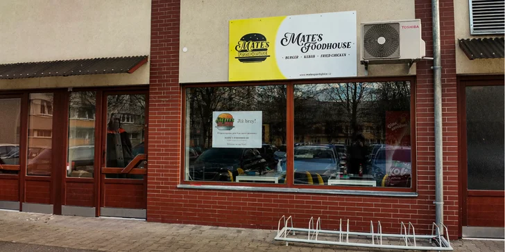 Burger podle výběru z 5 druhů, hranolky a limonáda pro 1 nebo 2 osoby