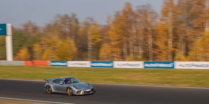 Superrychlá jízda na závodním okruhu v Mostě i Brně: 1–4 kola jako řidič či spolujezdec Porsche GT3 a GT4
