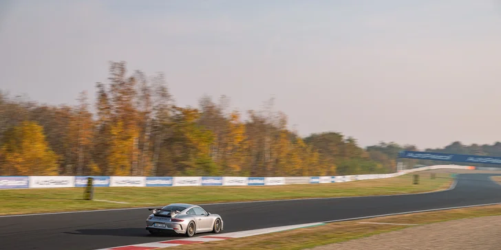Superrychlá jízda na závodním okruhu v Mostě i Brně: 1–4 kola jako řidič či spolujezdec Porsche GT3 a GT4