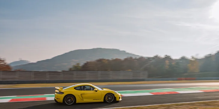 Superrychlá jízda na závodním okruhu v Mostě i Brně: 1–4 kola jako řidič či spolujezdec Porsche GT3 a GT4