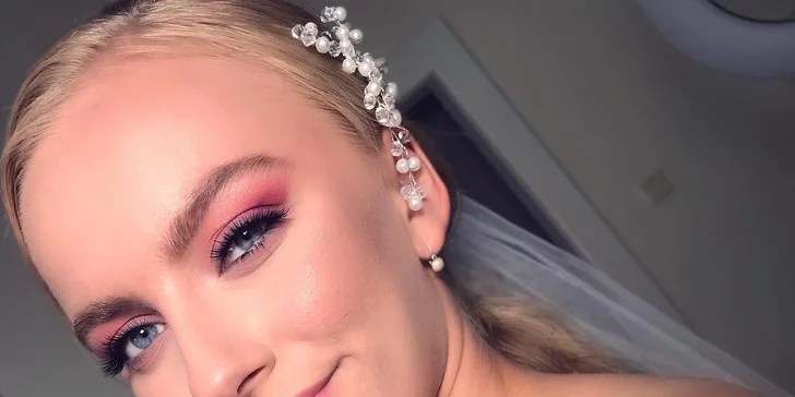Profesionální kosmetické ošetření: denní a noční líčení, laminace obočí i make-up na focení