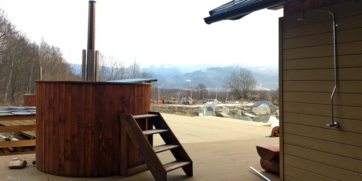 Privátní wellness se saunami, koupacím sudem i relaxací v šungitové místností