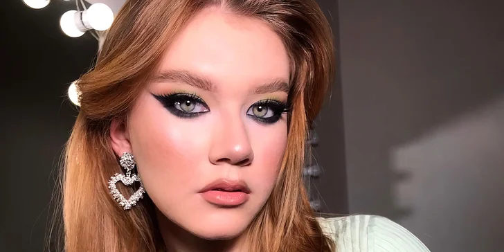 Profesionální kosmetické ošetření: denní a noční líčení, laminace obočí i make-up na focení
