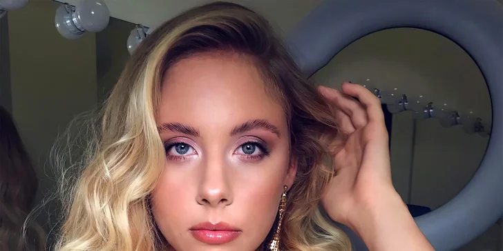 Profesionální kosmetické ošetření: denní a noční líčení, laminace obočí i make-up na focení