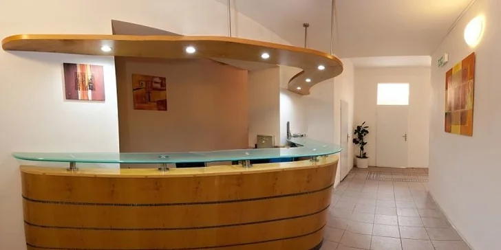 Dentální hygiena s možností AirFlow v Dental Karlín