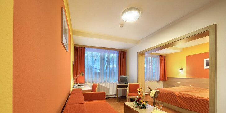 Zimní romantika ve 4* hotelu v Hluboké: 4chodové menu při svíčkách i sauna