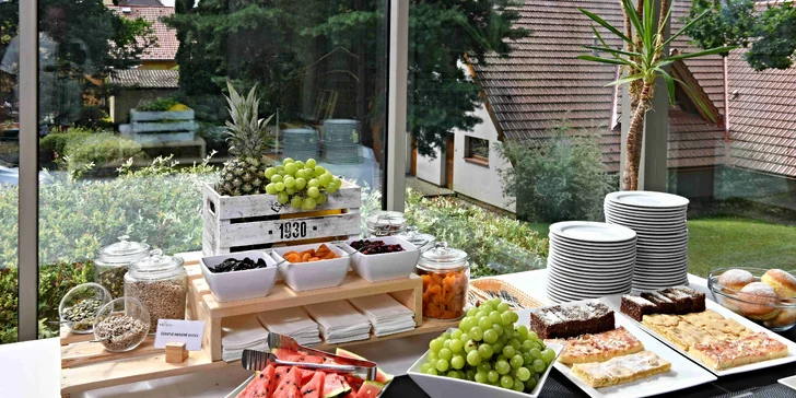 Zimní romantika ve 4* hotelu v Hluboké: 4chodové menu při svíčkách i sauna