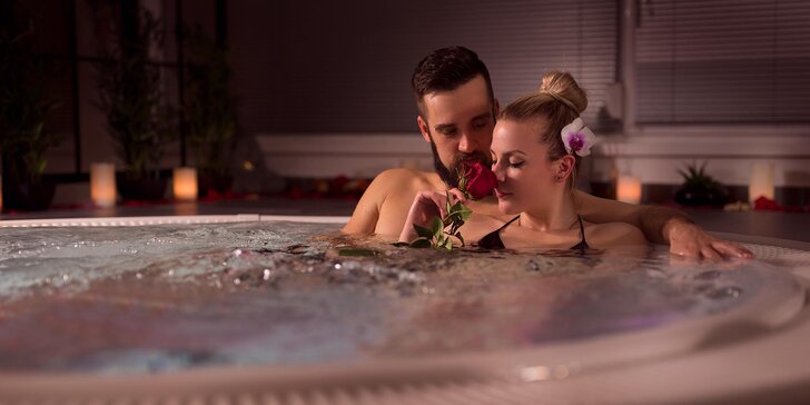 3 hodiny romantiky: privátní wellness s vířivkou a finskou saunou pro dva