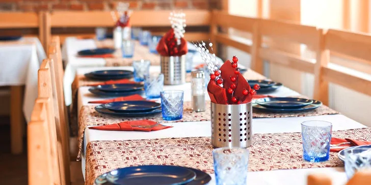 Gruzínské menu i s vínem pro 2 osoby: lodičky chačapuri a žampiony se sýrem