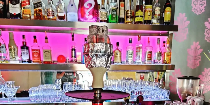 Pohoda na Kladně: vodní dýmka a káva či alkoholický drink pro 2 osoby
