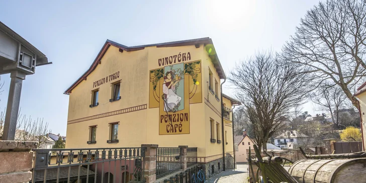 Kouzlo první republiky pro dva v penzionu s vinotékou a vynikající polopenzí