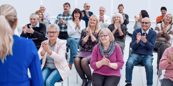 Přispějte na přednášky pro seniory: mediální obezřetnost i pozitivní přístup k životu