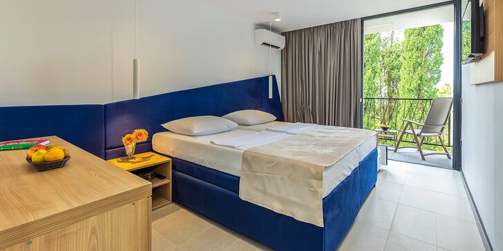Dovolená v Chorvatsku: moderní hotelový resort, pokoje pro pár i rodiny a polopenze