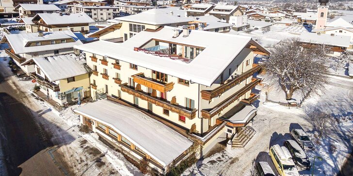 Pobyt v tyrolském Zillertalu: polopenze, sauny a lyžování, ubytování pro děti do 9,9 let zdarma