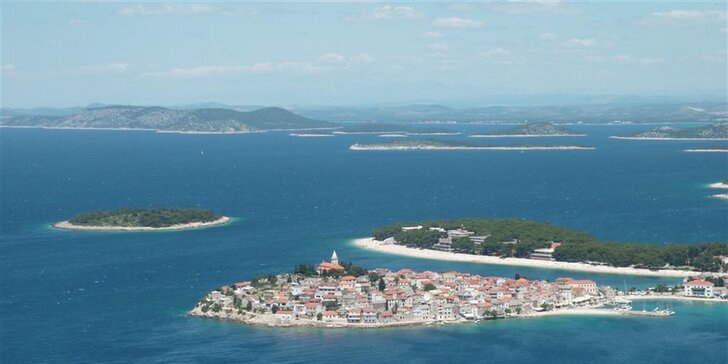 Otevírání moře v Dalmácii s dopravou a polopenzí: relax u moře i památky