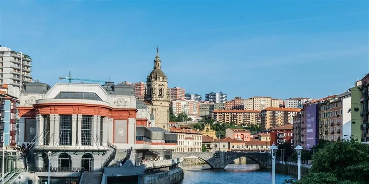 Desetidenní zájezd do Španělska: Kantábrie a Baskicko, moderní bus a ubytování se snídaní