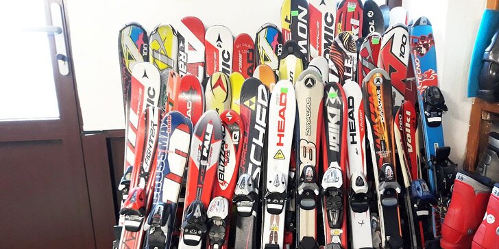 Plný servis lyží nebo snowboardu: vyvaření rýh, broušení hran i voskování