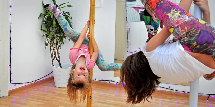 Vyzkoušejte sporty, které skloubí tanec, fitness a akrobacii! Pole dance a Aerial hoop v Ostravě