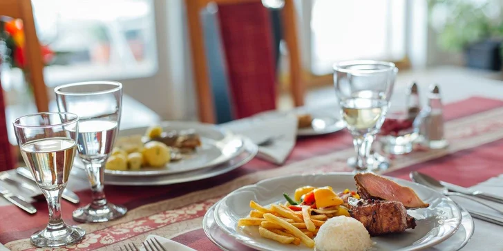 Romantický pobyt v Mariánkách: polopenze, wellness i lázeňské procedury