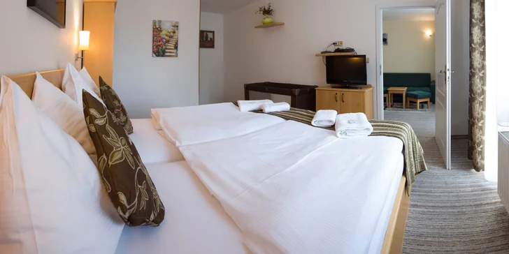 Dovolená v absolutním klidu: hotel uprostřed lesa, snídaně i vířivka na terase