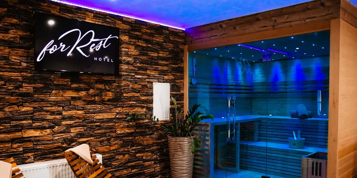 Dovolená v absolutním klidu: hotel uprostřed lesa, snídaně i vířivka na terase