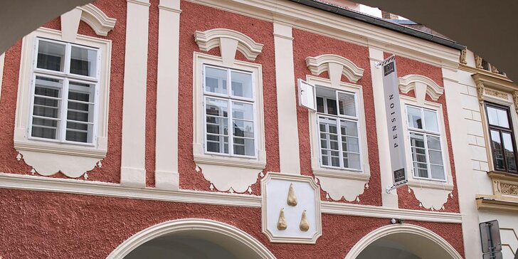 Pobyt v centru Českých Budějovic: historická budova, snídaně a prosecco každý den