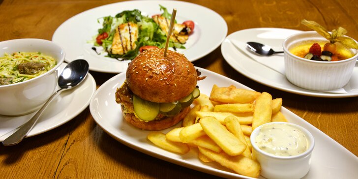 Gastronomický zážitek kousek od Brna: čtyřchodové menu s kuřecím prsem Supreme nebo hovězím burgerem