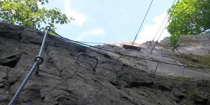 Via Ferrata: lezení po Slánské hoře u Slaného až pro 3 osoby, lehčí či těžší obtížnost
