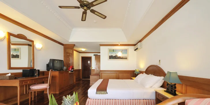 Exotický 4* resort na Maledivách: 7–14 nocí, bazén, 1 dítě zdarma, česky hovořící delegát