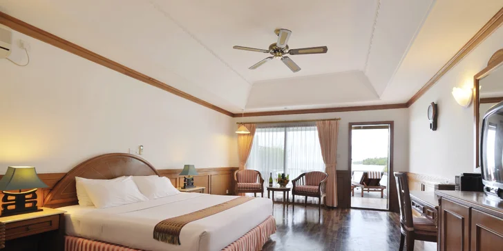 Exotický 4* resort na Maledivách: 7–14 nocí, bazén, 1 dítě zdarma, česky hovořící delegát