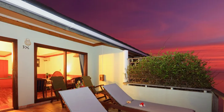 Exotický 4* resort na Maledivách: 7–14 nocí, bazén, 1 dítě zdarma, česky hovořící delegát