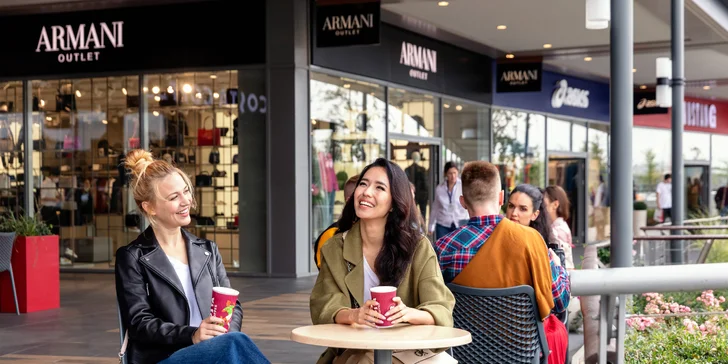 Dárková karta do Fashion Arena Prague Outlet v hodnotě 1000 Kč: desítky obchodů a káva zdarma
