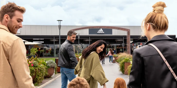 Dárková karta do Fashion Arena Prague Outlet v hodnotě 1000 Kč: desítky obchodů a káva zdarma