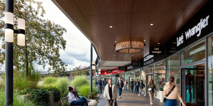 Dárková karta do Fashion Arena Prague Outlet v hodnotě 1000 Kč: desítky obchodů a káva zdarma