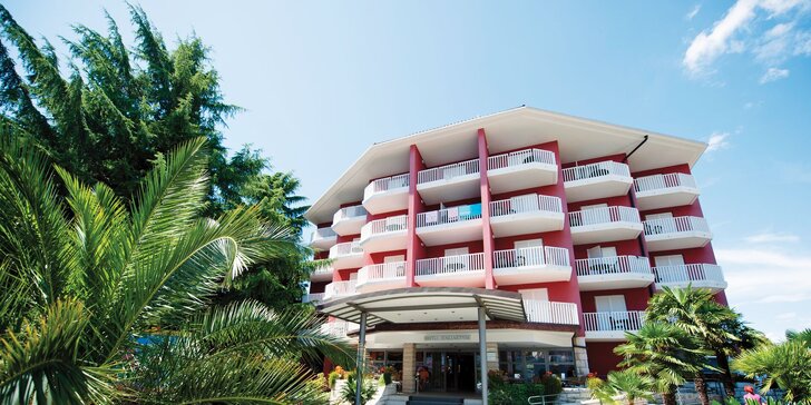 Dovolená v letovisku Izola: 4* hotel Haliaetum & Mirta, jídlo, pláž s toboganem, 2 děti do 14,9 let zdarma
