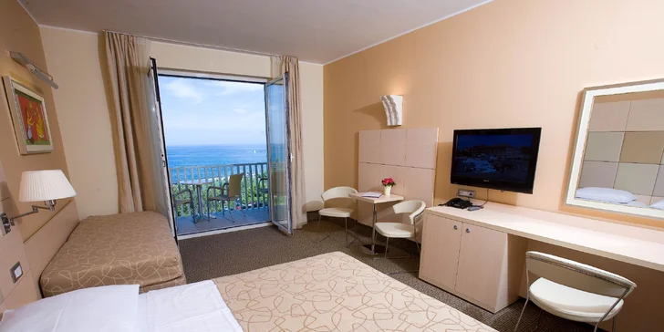 Dovolená v letovisku Izola: 4* hotel, snídaně, bazén, pláž s tobogánem, 2 děti do 14,9 let zdarma