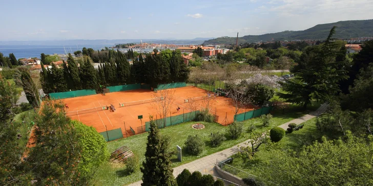 Dovolená v letovisku Izola: 4* hotel, snídaně, bazén, pláž s tobogánem, 2 děti do 14,9 let zdarma