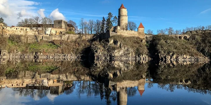 Pohoda na vodě: pronájem jachty na Orlíku na 1–5 dní až pro 4 osoby