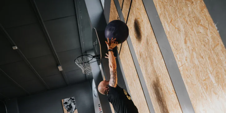 Permanentka na 5 skupinových lekcí v Ultimate Fitness: cross, vzpírání i kruhový trénink