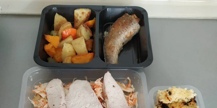 Krabičkové menu o 5 chodech i s rozvozem: 1 či 5 dní, 5000–9000 kJ