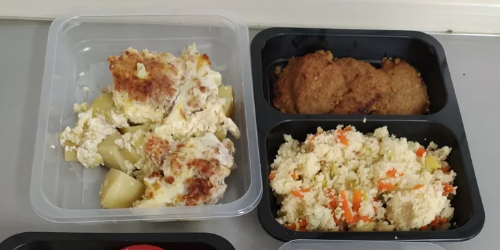 Krabičkové menu o 5 chodech i s rozvozem: 1 či 5 dní, 5000–9000 kJ