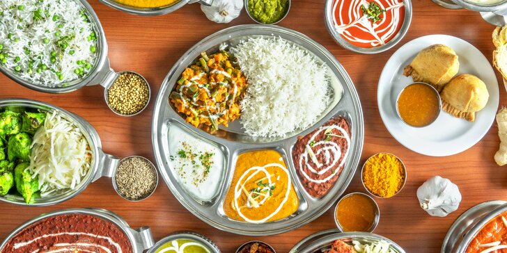 Vychutnejte si indické menu pro 2 osoby: vegetariánské, kuřecí a jehněčí