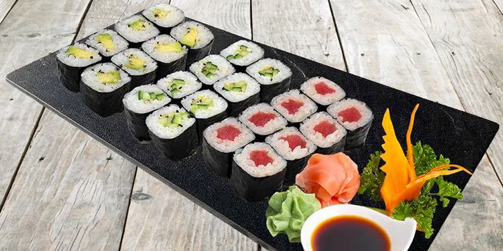 Hradecké Japonsko: sety s 10–36 ks nigiri a maki rolek s rybami i zeleninou