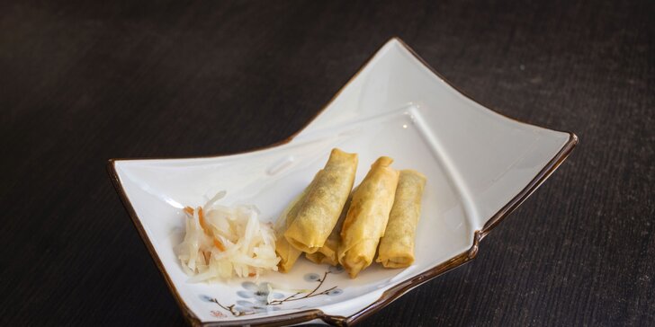 Otevřený voucher na 300, 500, 1000 nebo 2000 Kč do čínské restaurace: sushi, nudle, rýže i závitky